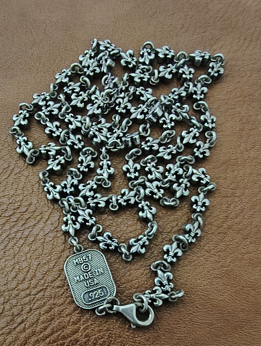 KING BABY STUDIO / QUEEN BABY NECKLACE